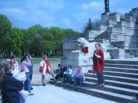 A Kossuth Mauzóluemnál 2010 tavaszán